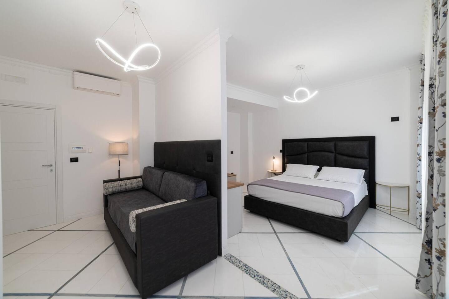 Apartments Hotel Real Suite Napoli Chiaia Mergellina Eksteriør billede
