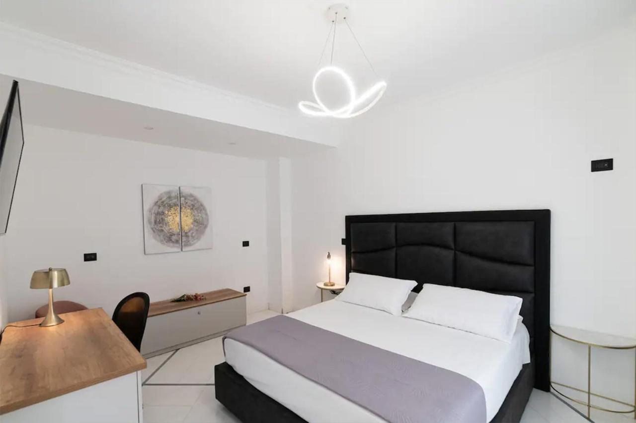 Apartments Hotel Real Suite Napoli Chiaia Mergellina Eksteriør billede