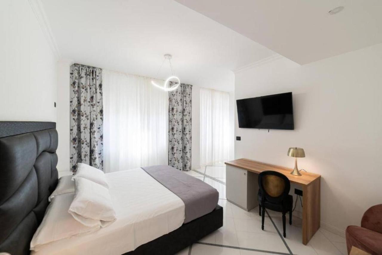 Apartments Hotel Real Suite Napoli Chiaia Mergellina Eksteriør billede