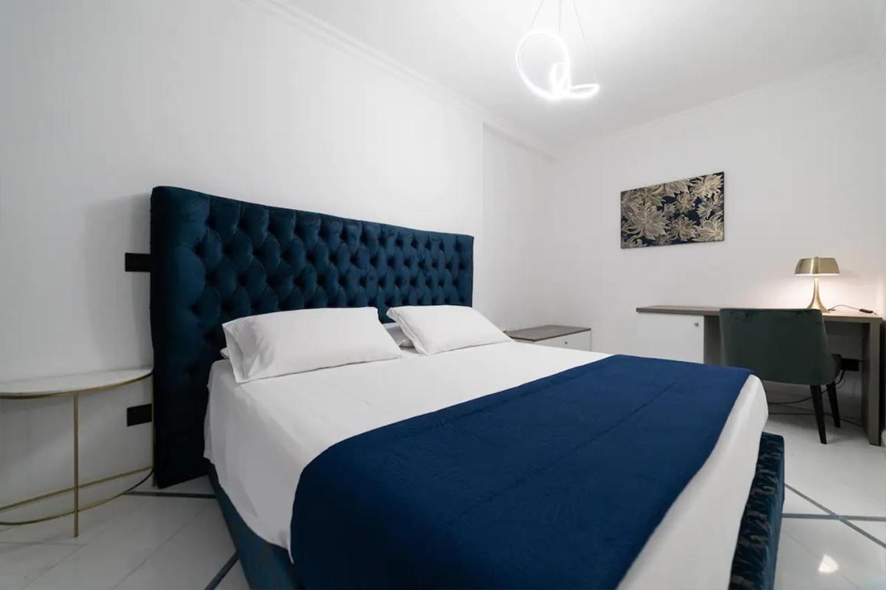 Apartments Hotel Real Suite Napoli Chiaia Mergellina Eksteriør billede