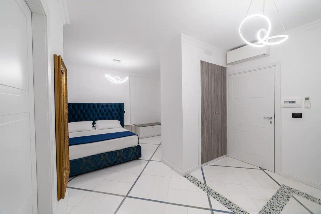 Apartments Hotel Real Suite Napoli Chiaia Mergellina Eksteriør billede