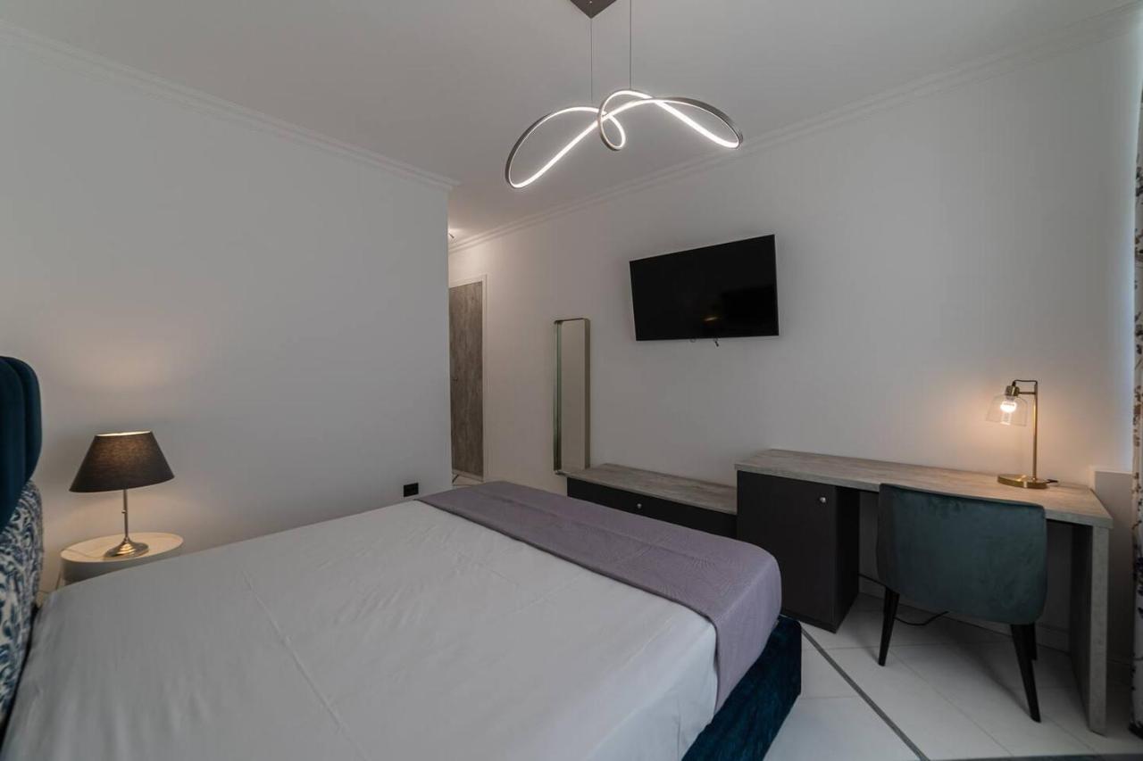 Apartments Hotel Real Suite Napoli Chiaia Mergellina Eksteriør billede