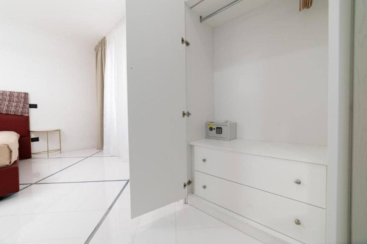 Apartments Hotel Real Suite Napoli Chiaia Mergellina Eksteriør billede
