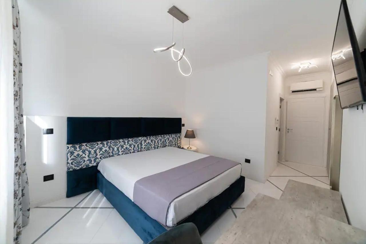 Apartments Hotel Real Suite Napoli Chiaia Mergellina Eksteriør billede
