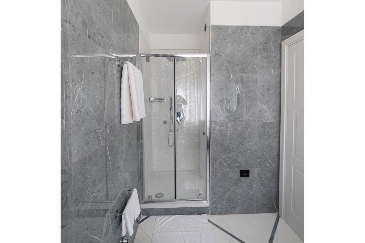 Apartments Hotel Real Suite Napoli Chiaia Mergellina Eksteriør billede