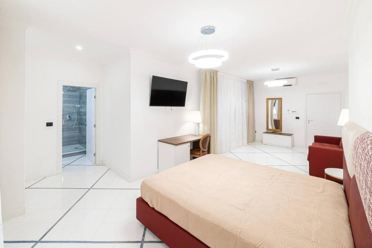 Apartments Hotel Real Suite Napoli Chiaia Mergellina Eksteriør billede
